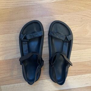 Porte & Paire black leather Strappy Sandals